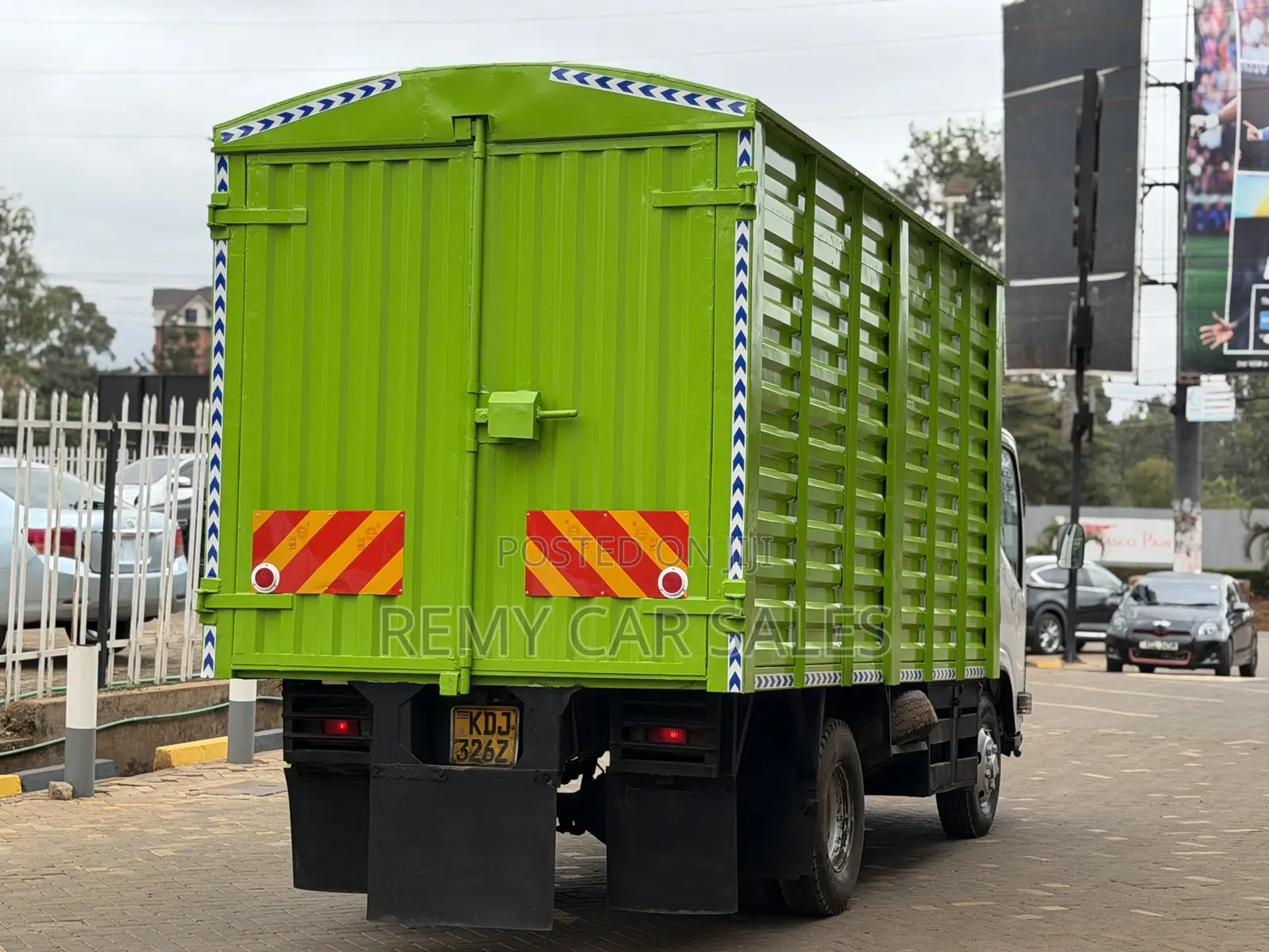Isuzu NMR 2022 White