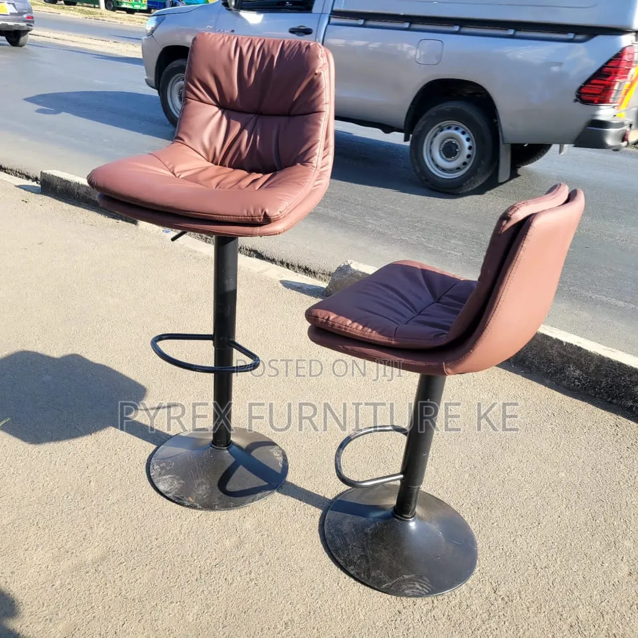 Brown Leather Bar Stool Chairs With Black Base