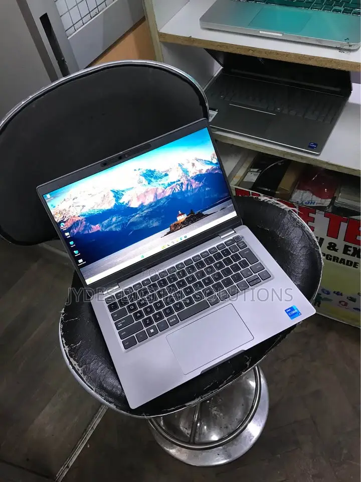 Laptop Dell Latitude 5320 32GB Intel Core i7 SSD 512GB
