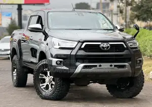 Toyota Hilux Revo Double Cab Deisel 2.8 AWD 2019 Off white