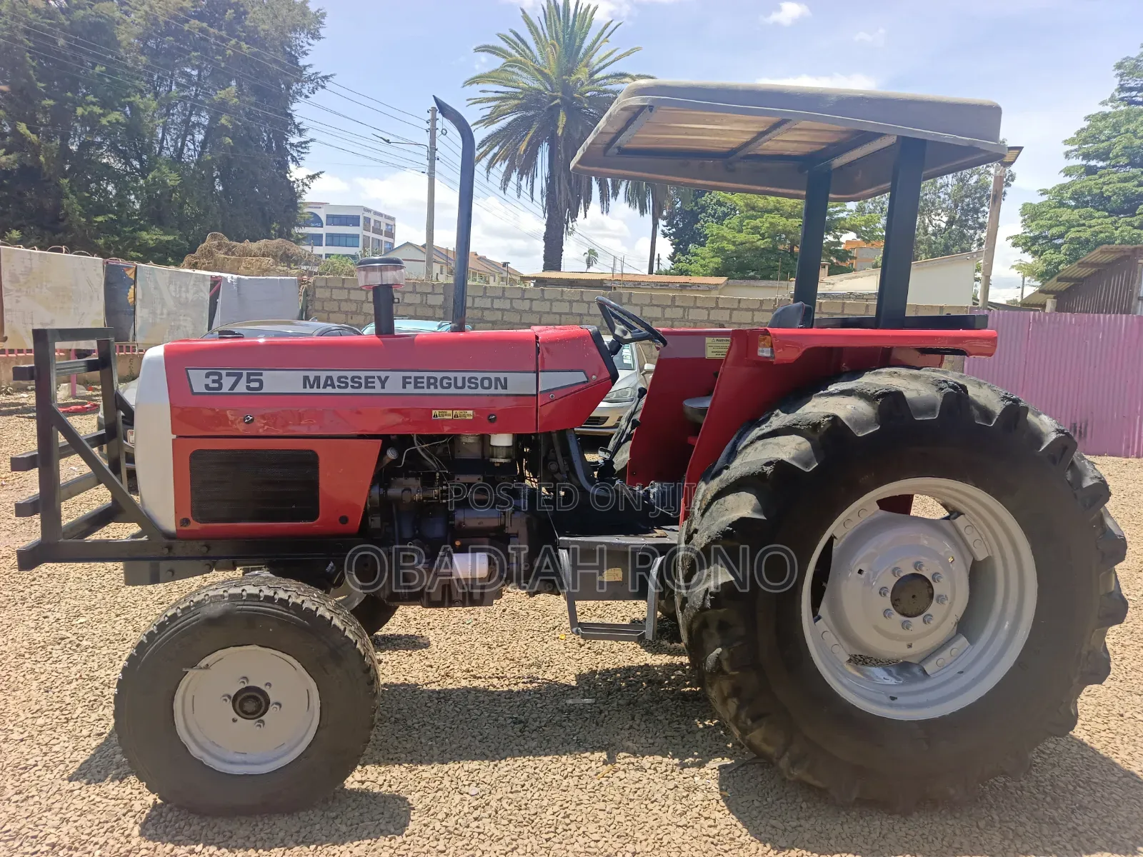 Massey Ferguson 375