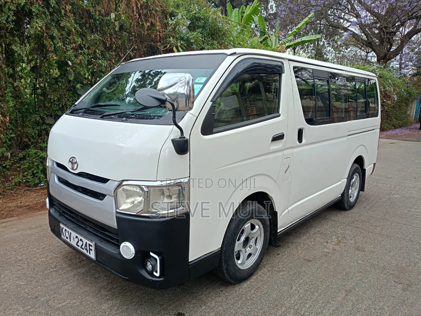 Toyota HiAce 2013 White