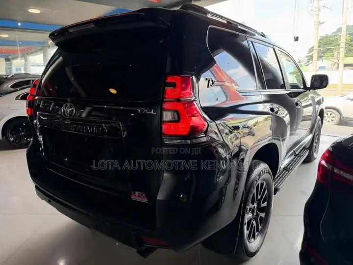 Toyota Land Cruiser Prado 2.7 2021 Black