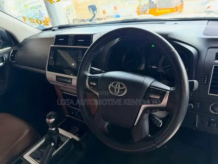 Toyota Land Cruiser Prado 2.7 2021 Black