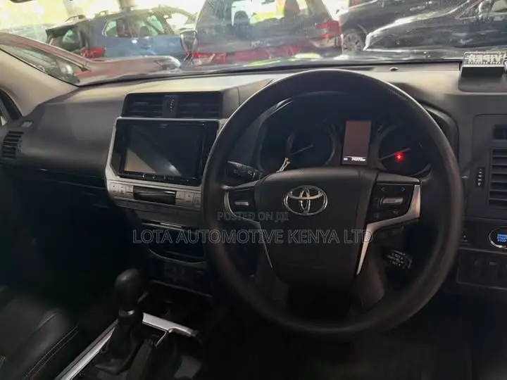 Toyota Land Cruiser Prado 2.8 2021 Black