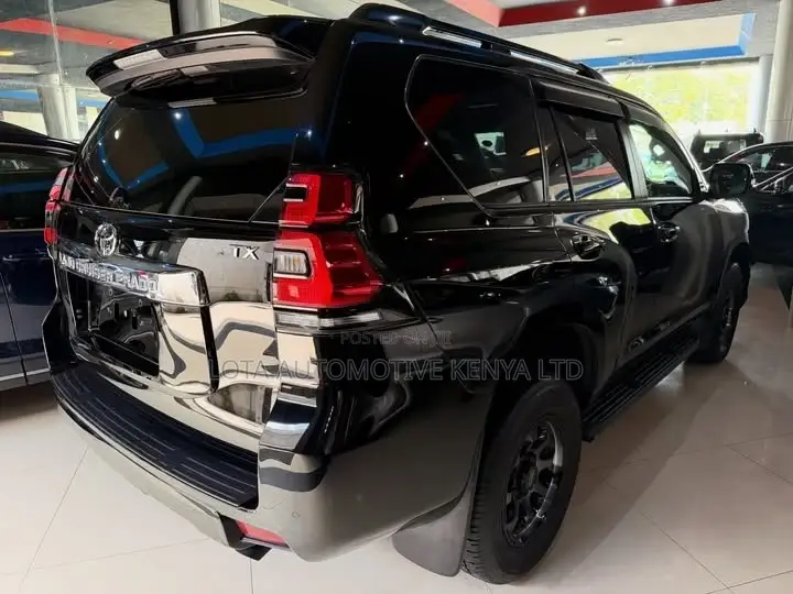 Toyota Land Cruiser Prado 2.8 2021 Black