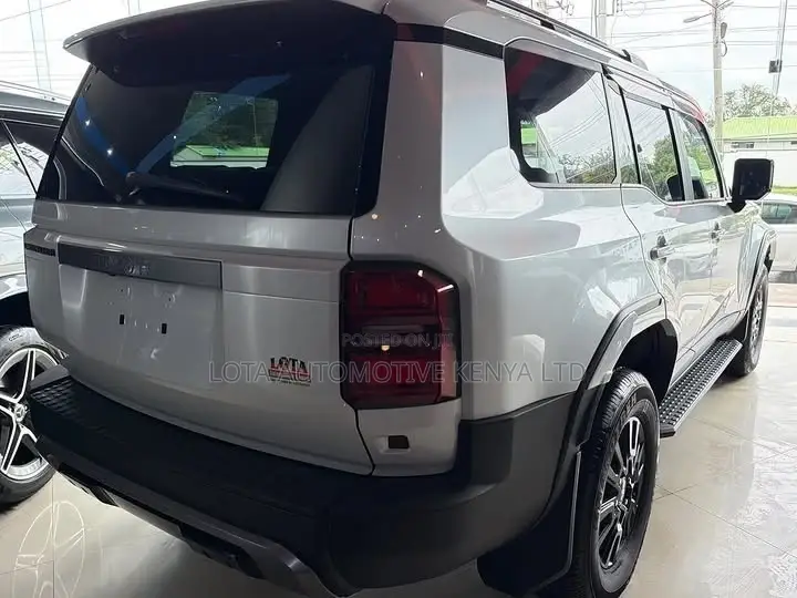 New Toyota Land Cruiser Prado 2.7 2024 Pearl