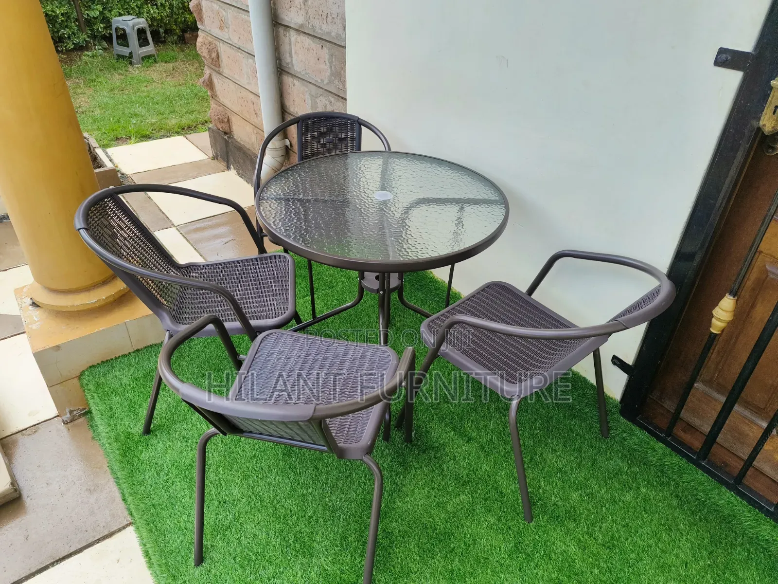 4-Seater Outdoor Patio Dining Set With Round Glass-Top Table – Brown