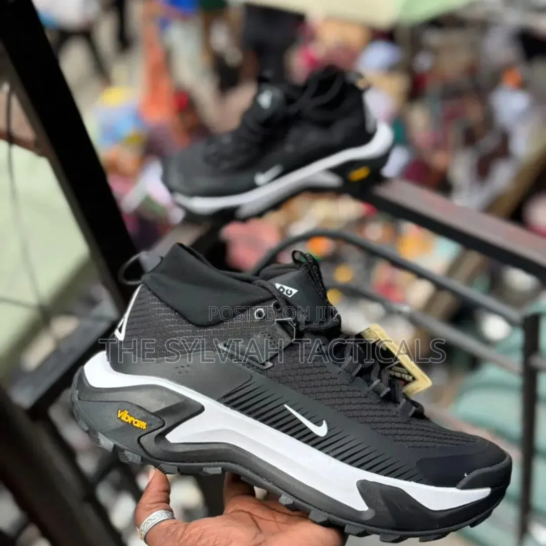 Original Waterproof Nike ACG Zegama Hike Shoes