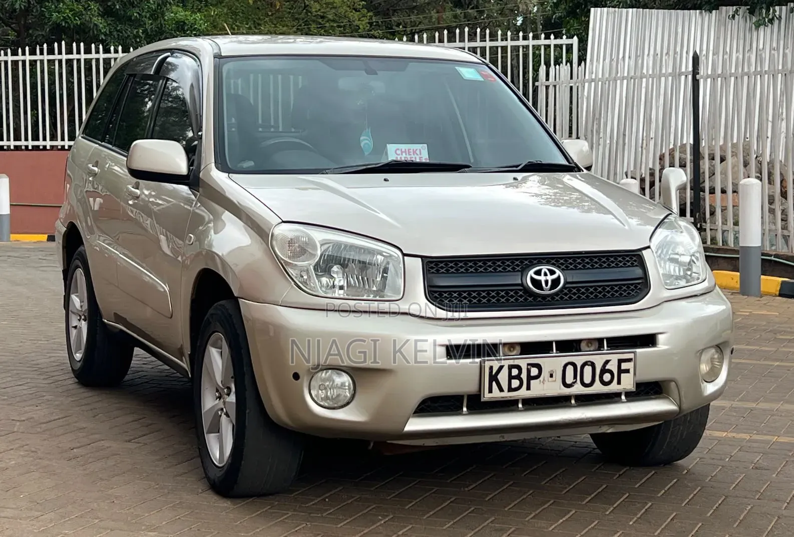 Toyota RAV4 2005 Gold