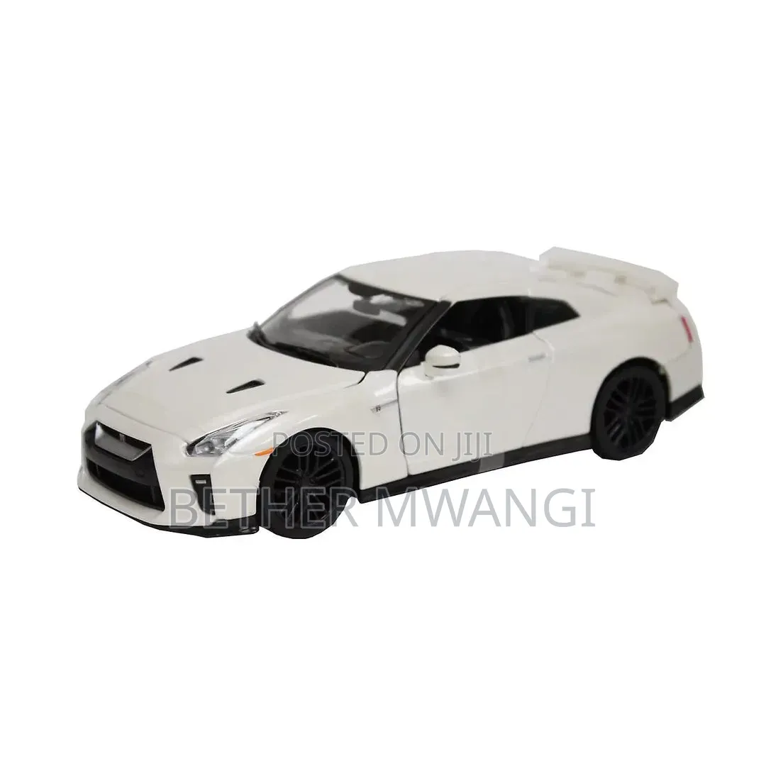 1:24 Collezione (A) W/O Stand - Nissan Gt-R White in Kenya