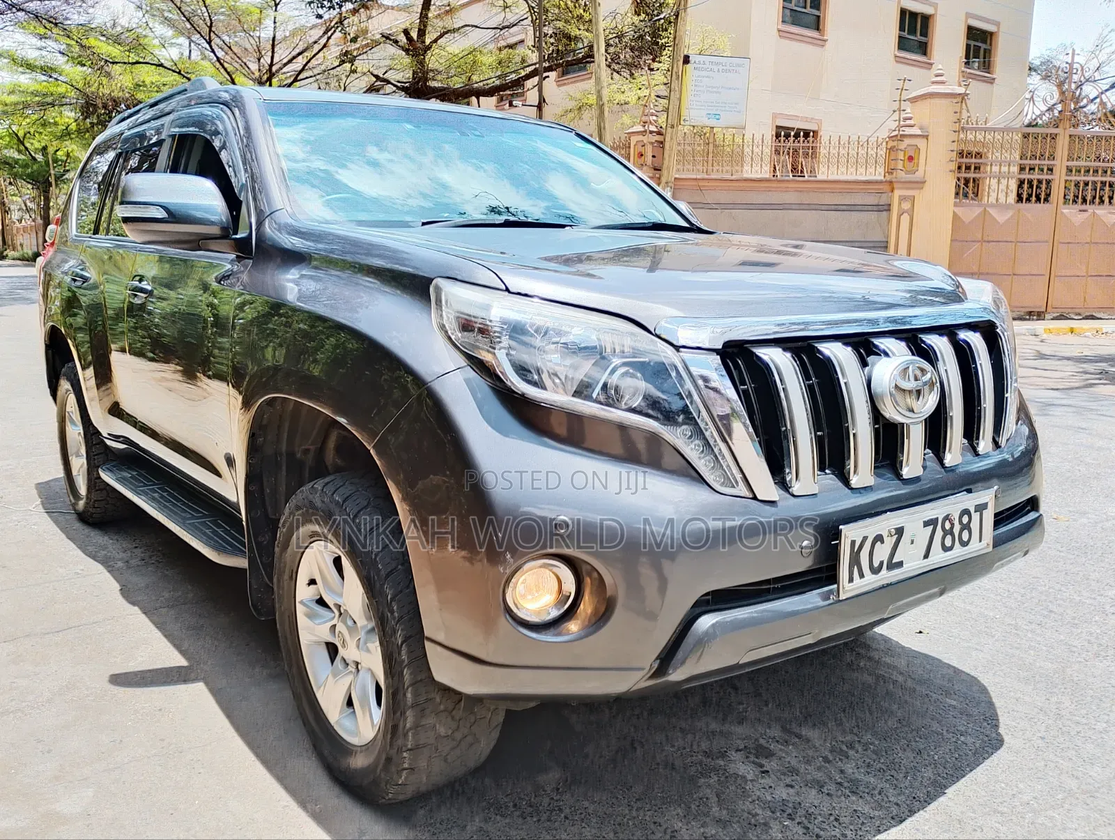 Toyota Land Cruiser Prado 2013 Gray