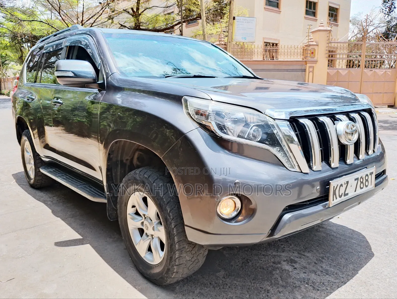 Toyota Land Cruiser Prado 2013 Gray