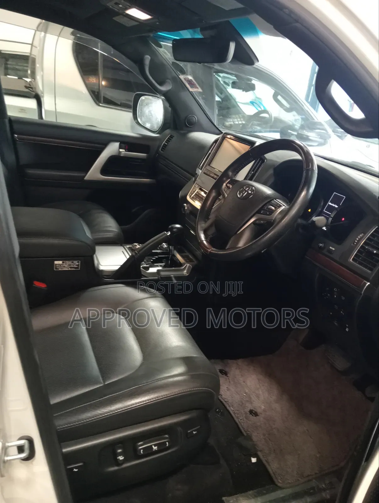Toyota Land Cruiser 2019 White