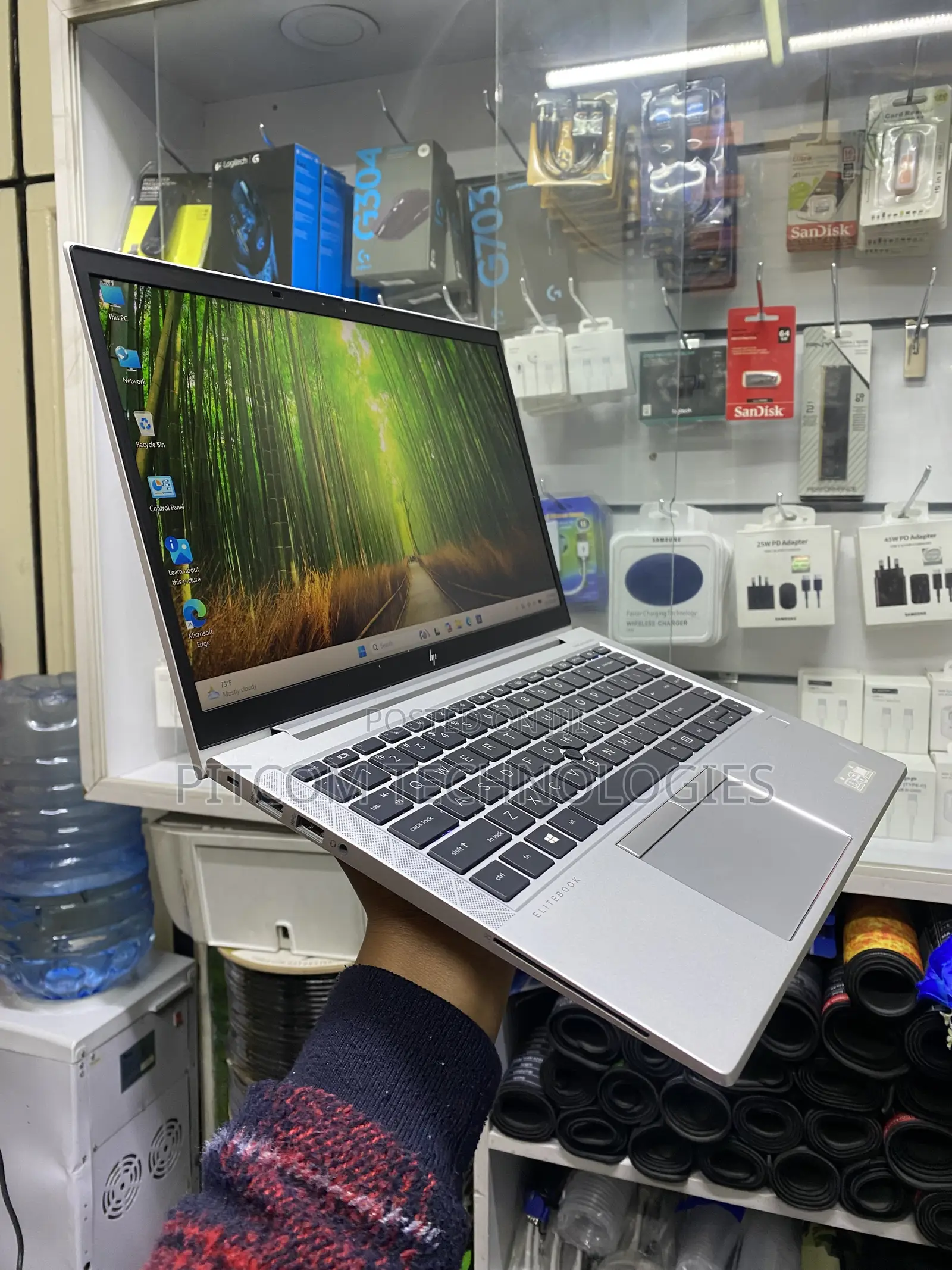 Laptop HP EliteBook 845 G7 8GB AMD Ryzen 5 SSD 256GB