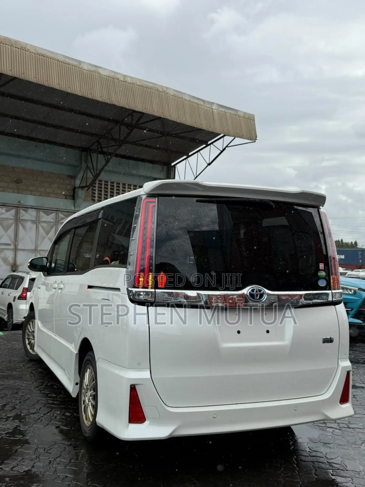 Toyota Noah 1.8 FWD Hybrid (7 seater) 2019 White