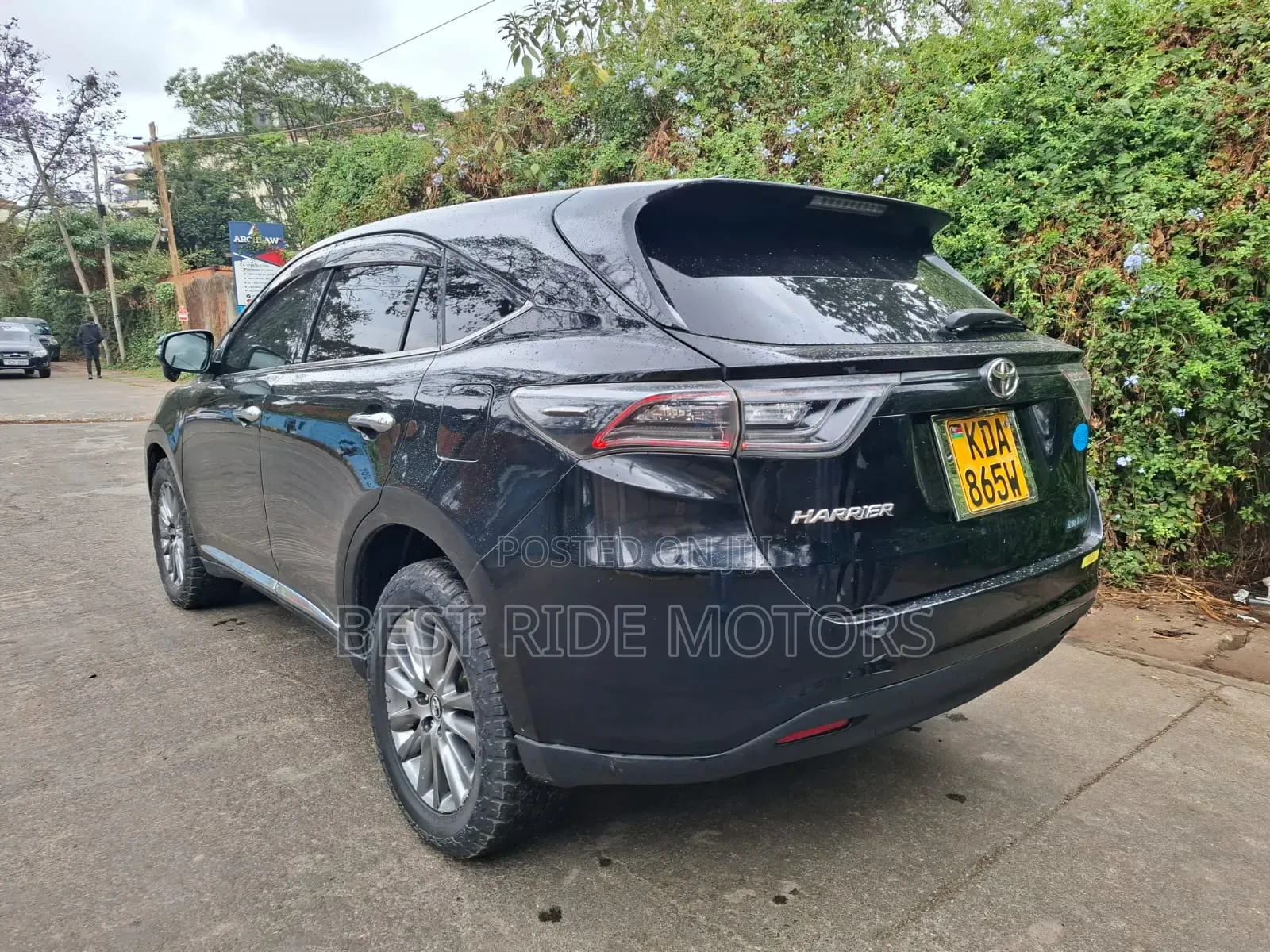Toyota Harrier 2.0 2015 Black