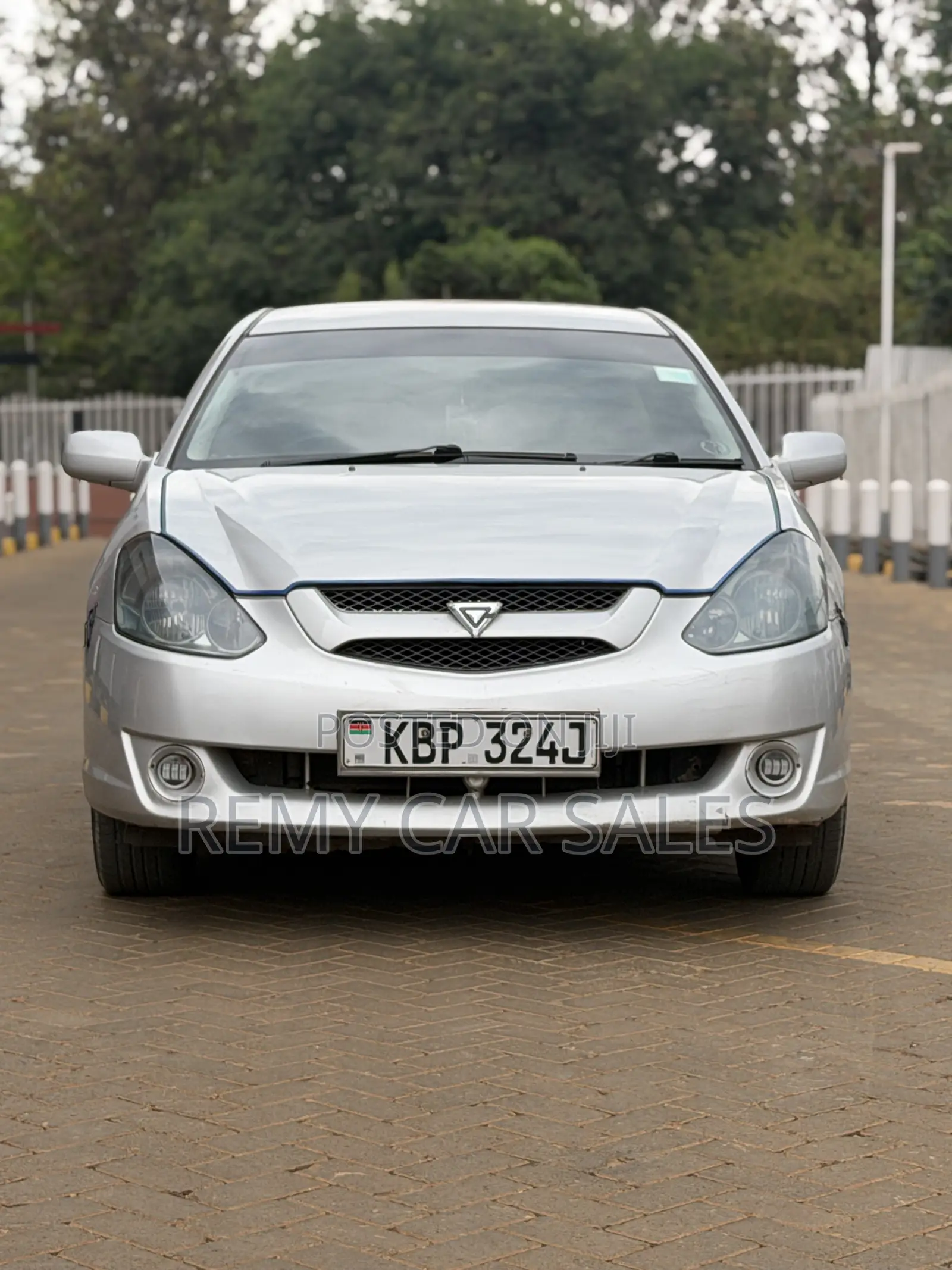 Toyota Caldina 2005 Silver