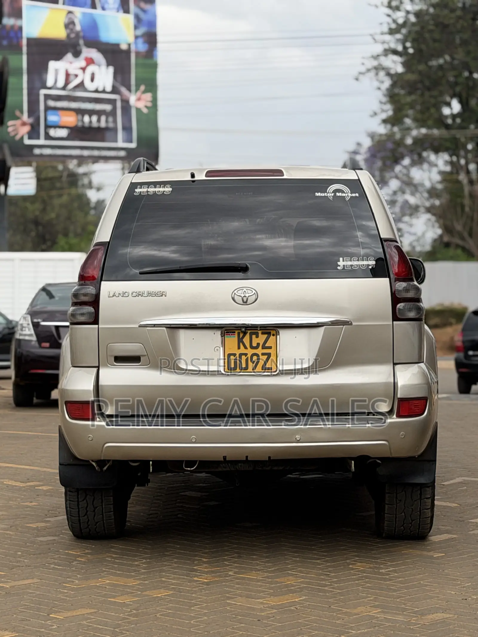 Toyota Land Cruiser Prado 2012 Gold