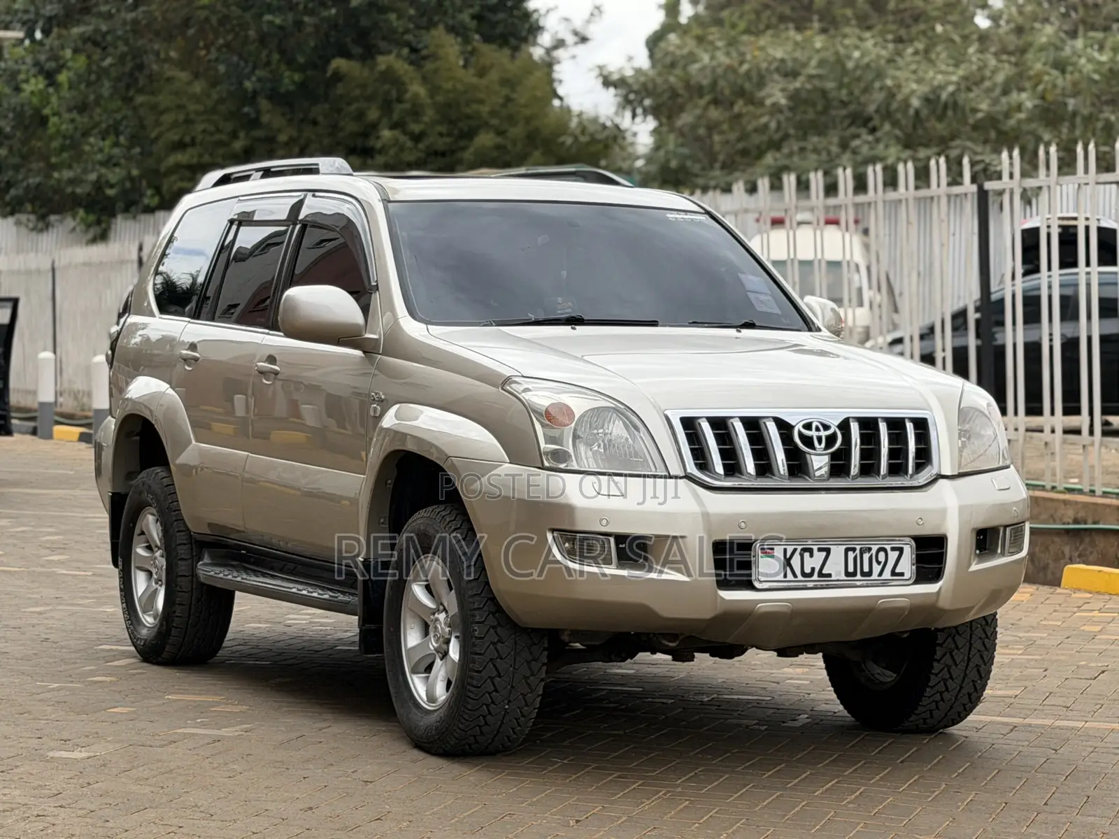 Toyota Land Cruiser Prado 2012 Gold