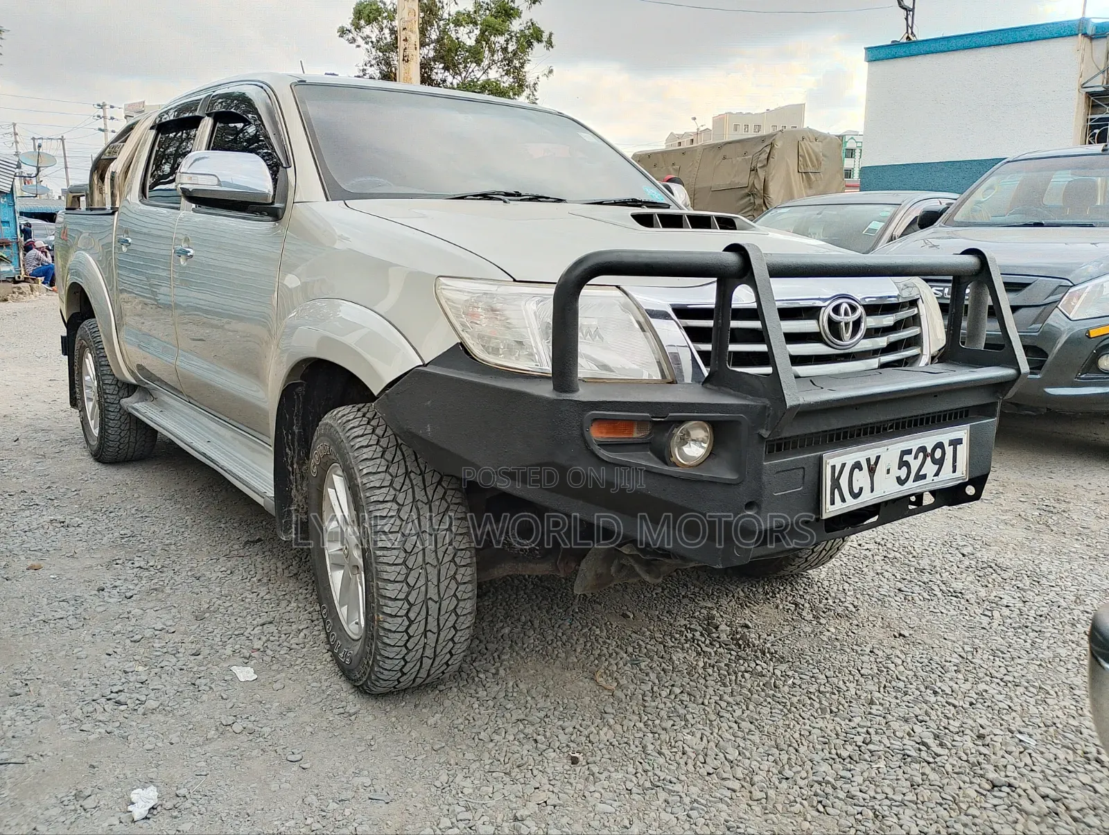 Toyota Hilux 2013 Silver