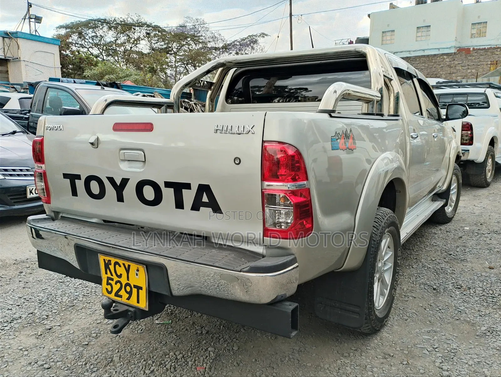 Toyota Hilux 2013 Silver