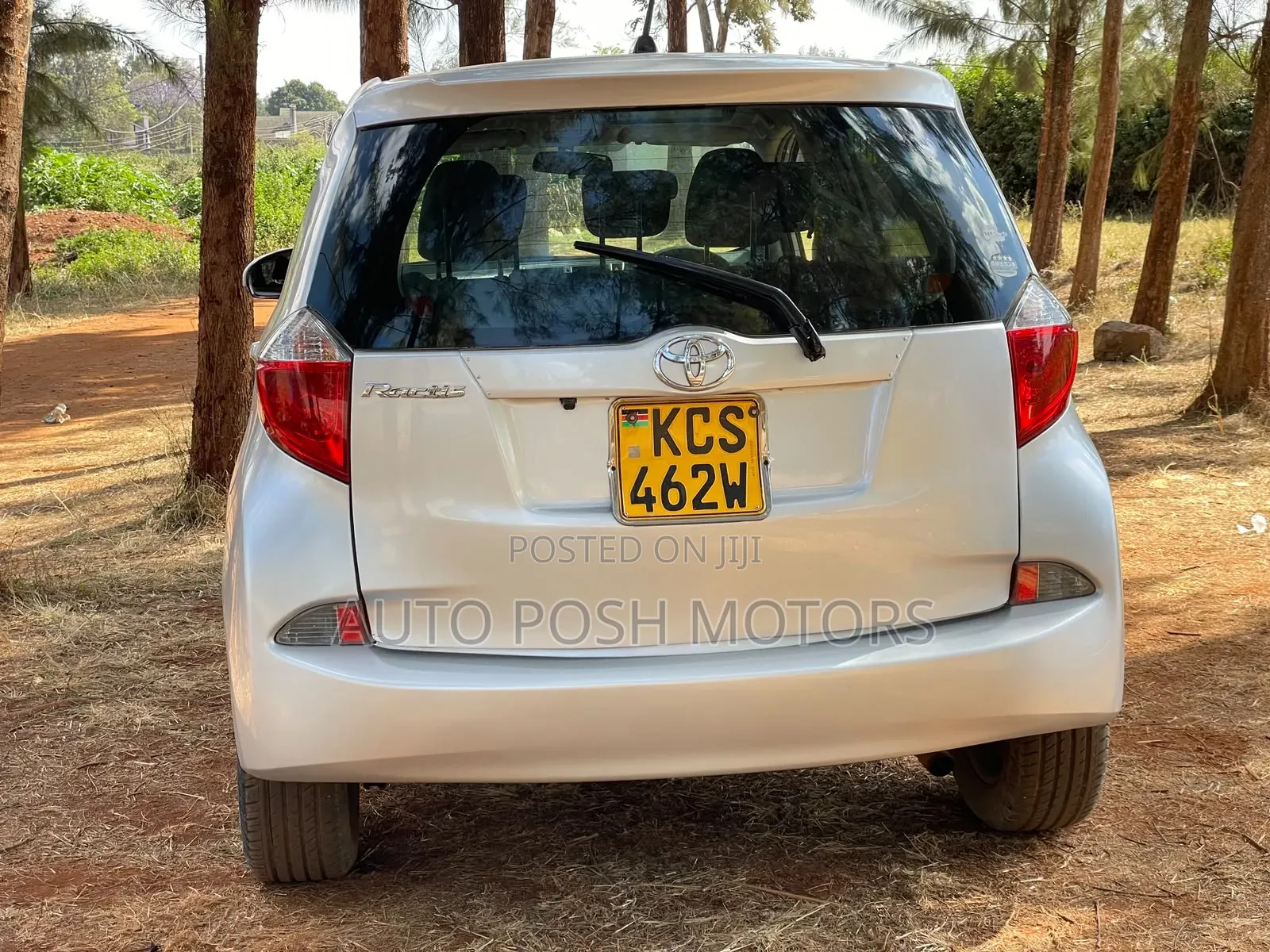 Toyota Ractis 2011 Silver