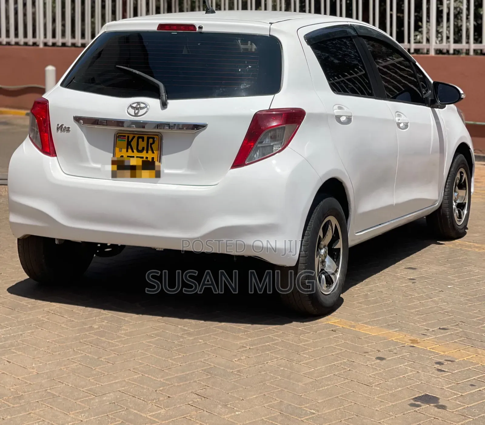 Toyota Vitz 2011 White