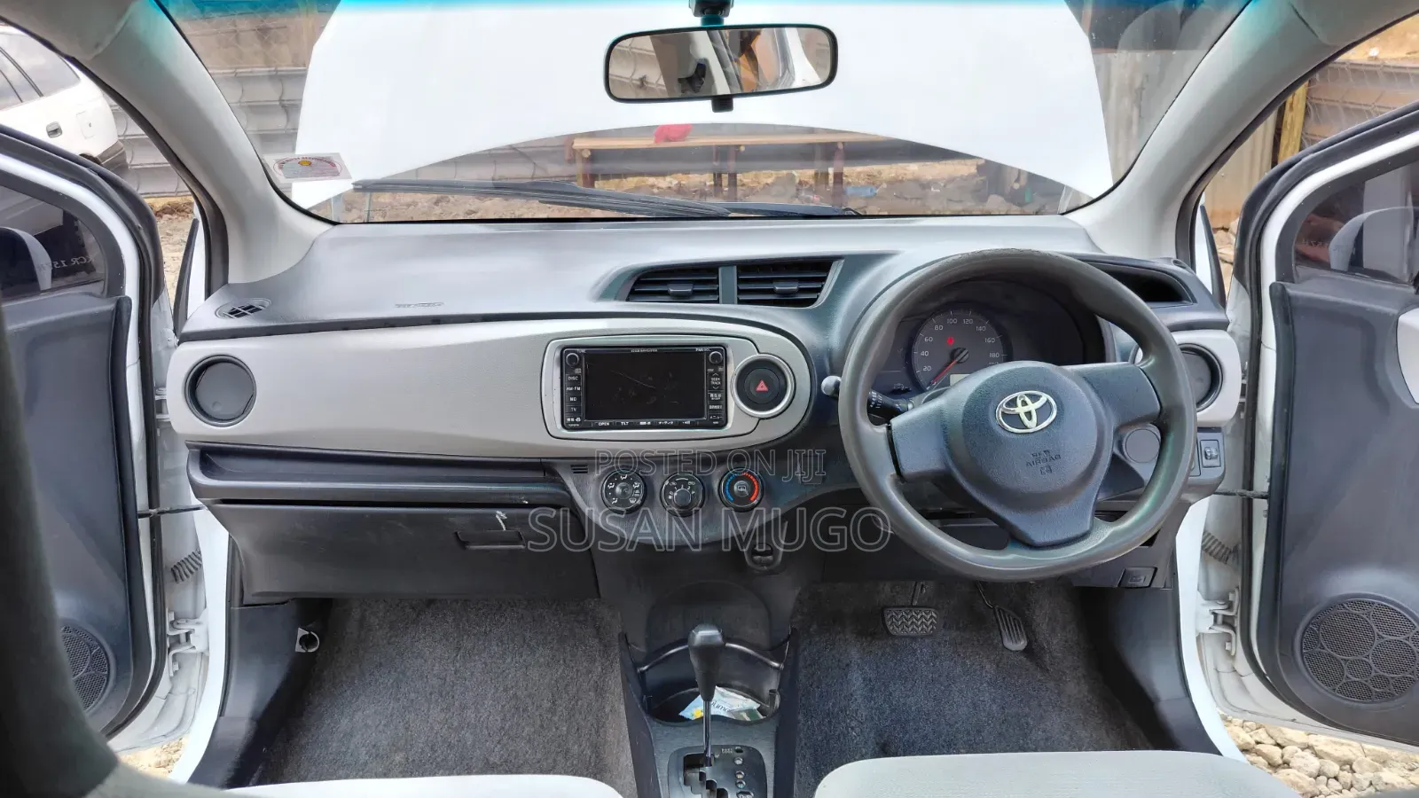 Toyota Vitz 2011 White