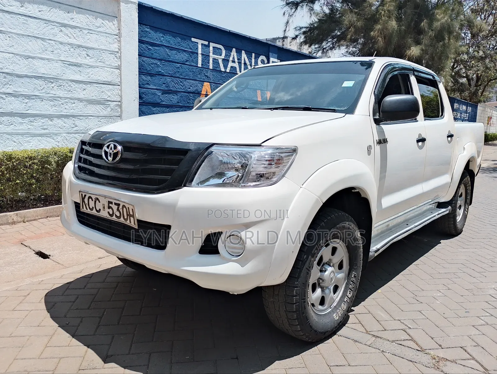 Toyota Hilux 2015 White