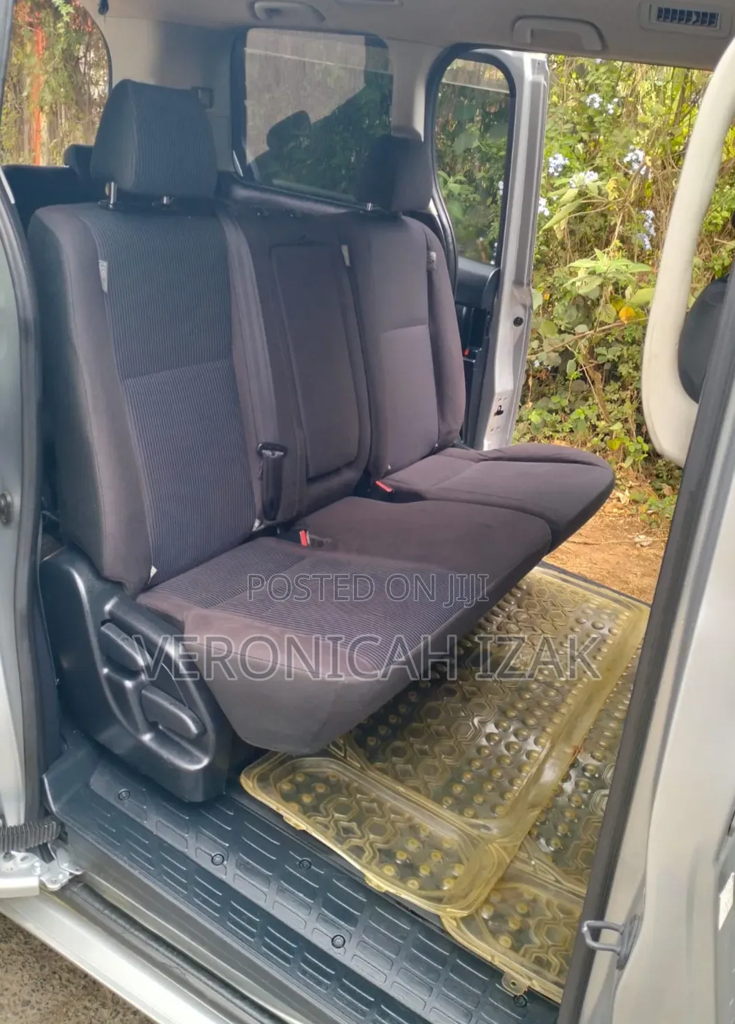 Toyota Noah 2015 Silver