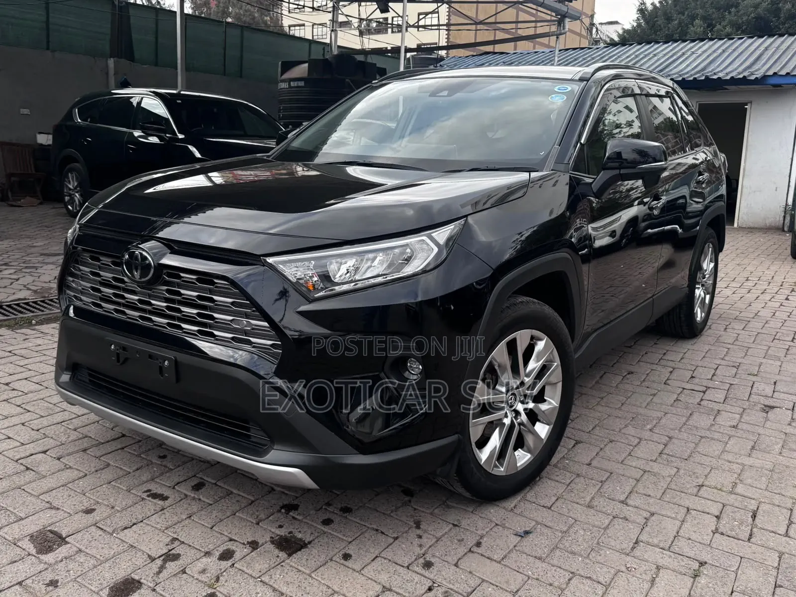 Toyota RAV4 XLE Premium FWD 2020 Black
