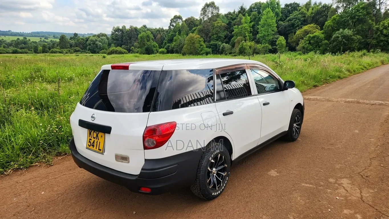 Nissan Advan 2010 White