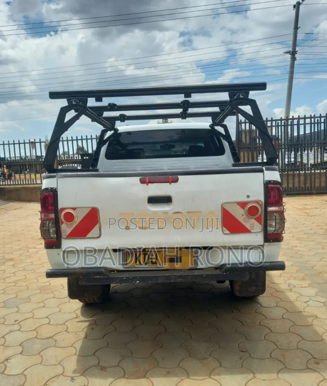Toyota Hilux 2013 White