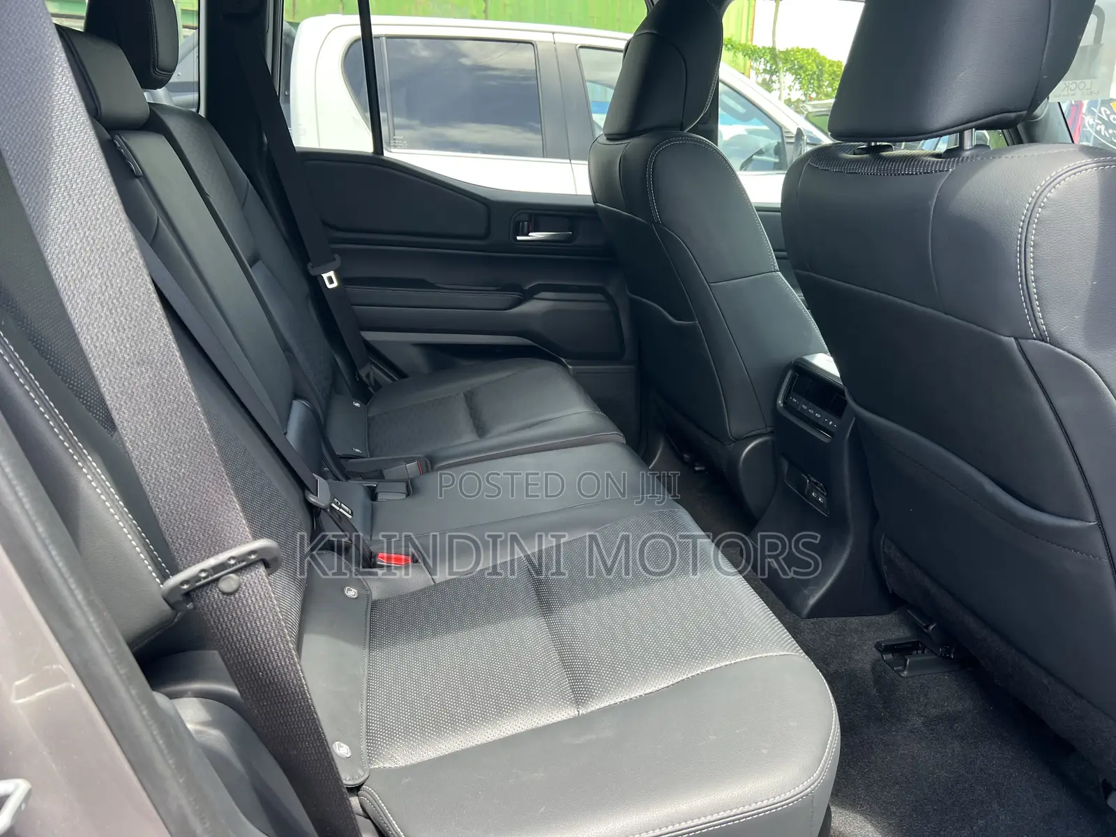 Toyota Land Cruiser Prado 2025