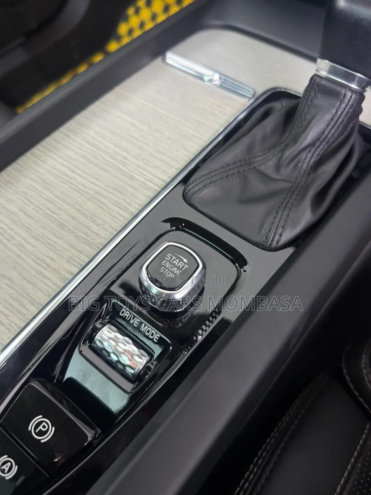 Volvo XC60 2019 Silver