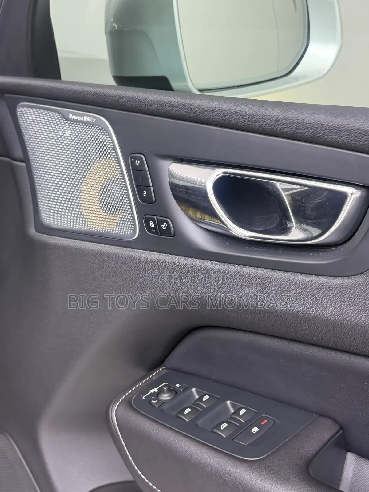 Volvo XC60 2019 Silver