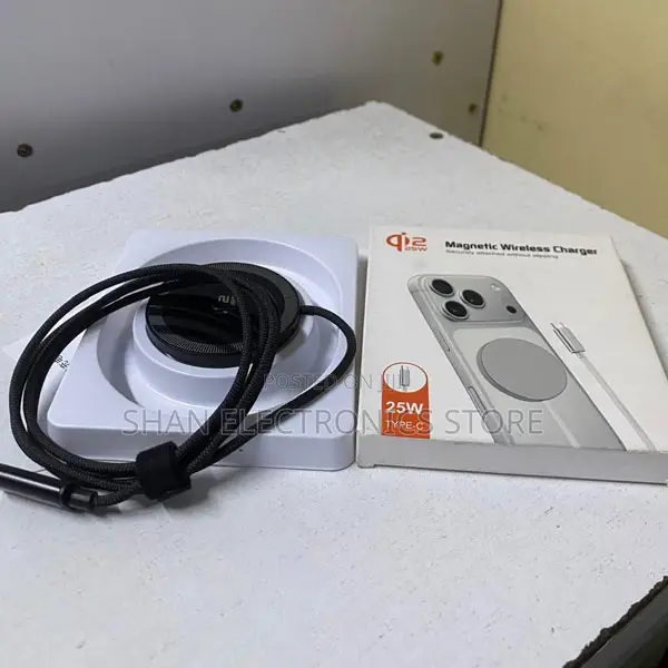 Portable Q12 Magnetic Wireless Phone Charger With Type C Cable
