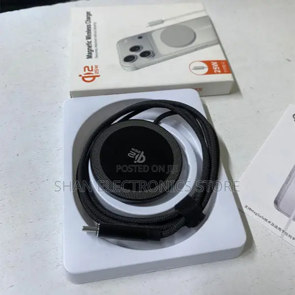 Portable Q12 Magnetic Wireless Phone Charger With Type C Cable