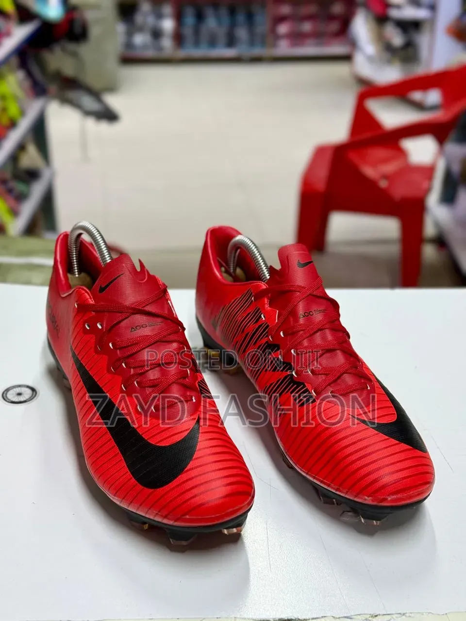 Mercurial Red Low