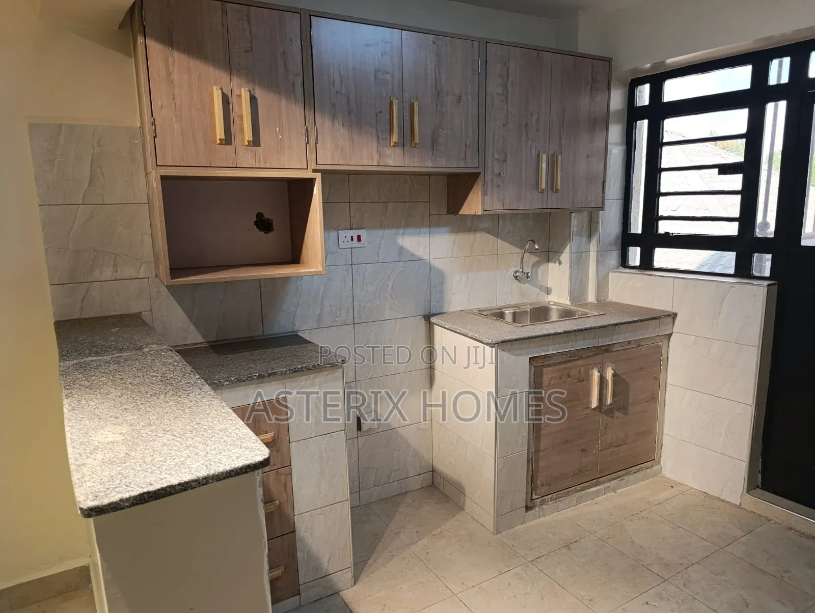 2bdrm Apartment in Zambezi/Sigona for rent