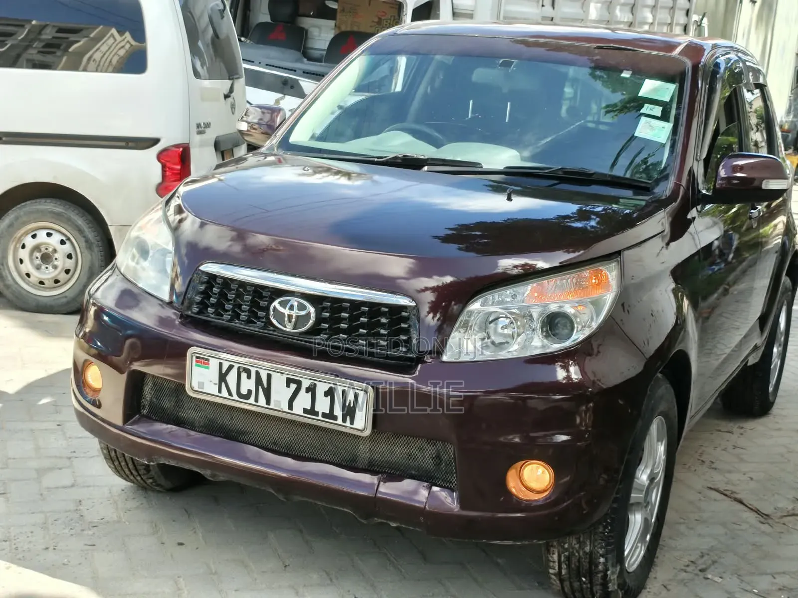 Toyota Rush 2010 Maroon