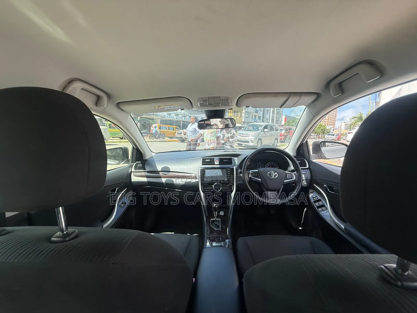 Toyota Premio 2019 Silver