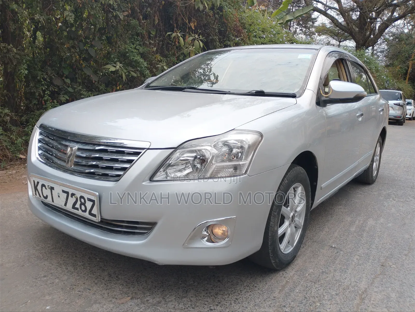 Toyota Premio 2013 Silver