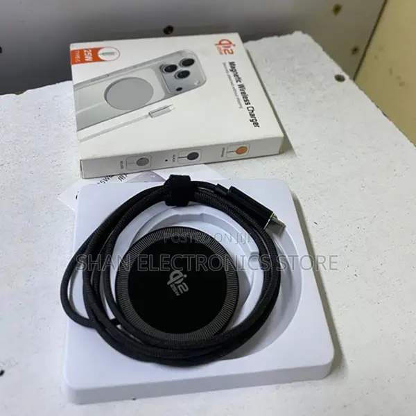 Q12 Fast Wireless Phone Charger With Magnetic Alignment