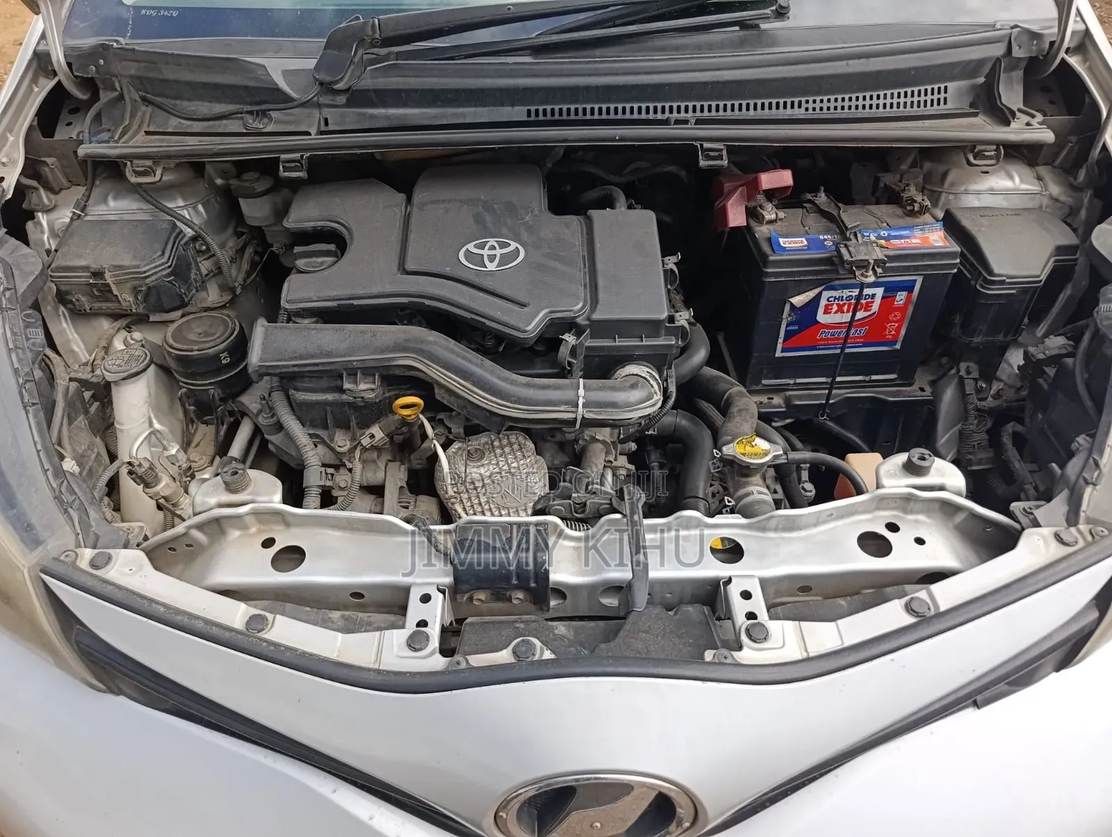 Toyota Vitz 1.0 FWD 5dr 2014 Silver