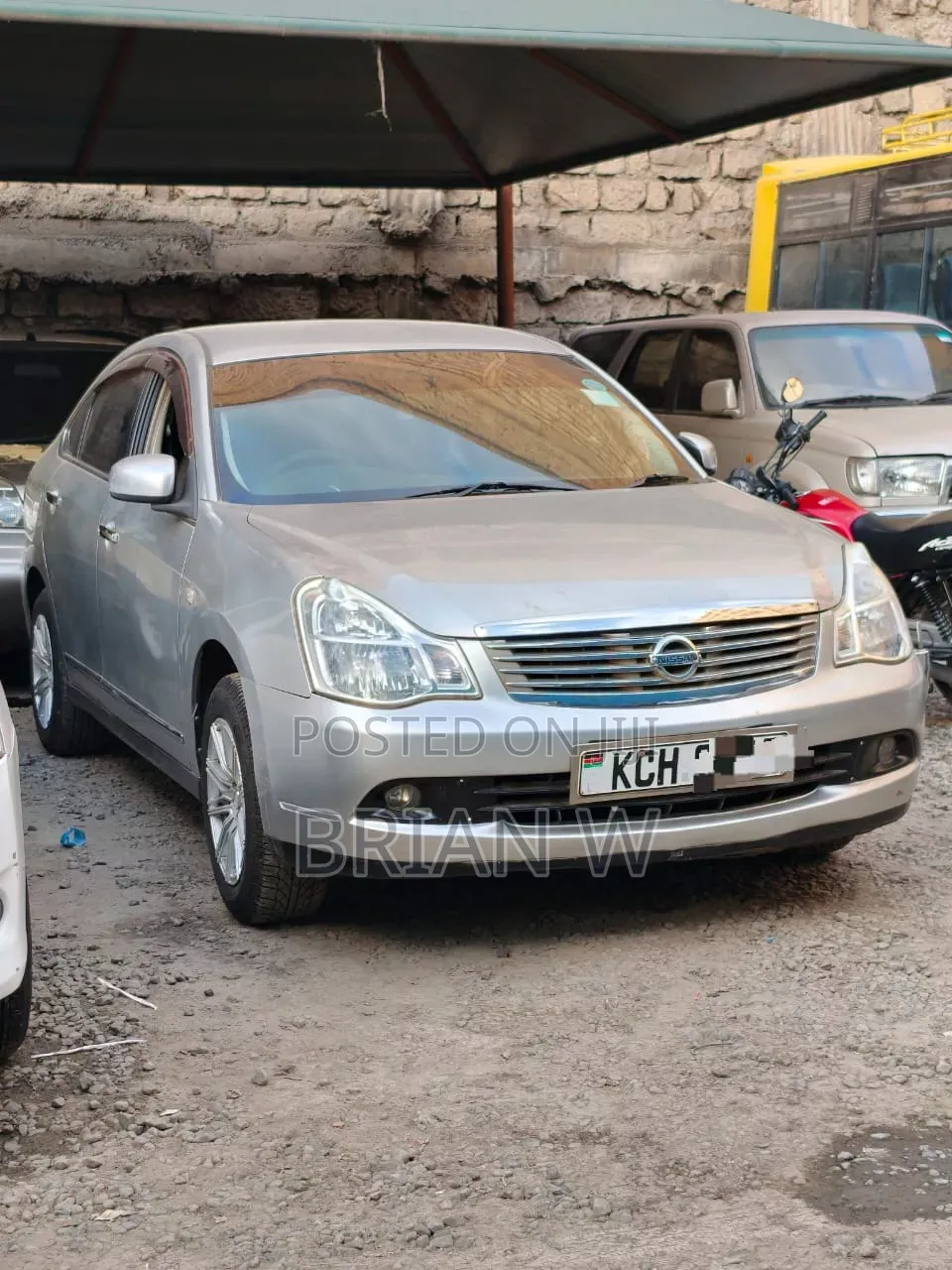 Nissan Bluebird 2009 Silver