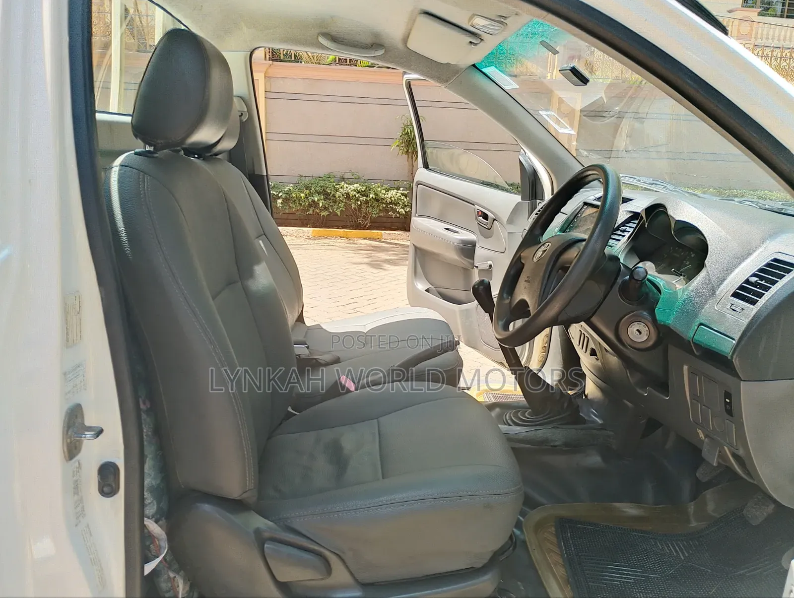 Toyota Hilux 2014 Off white