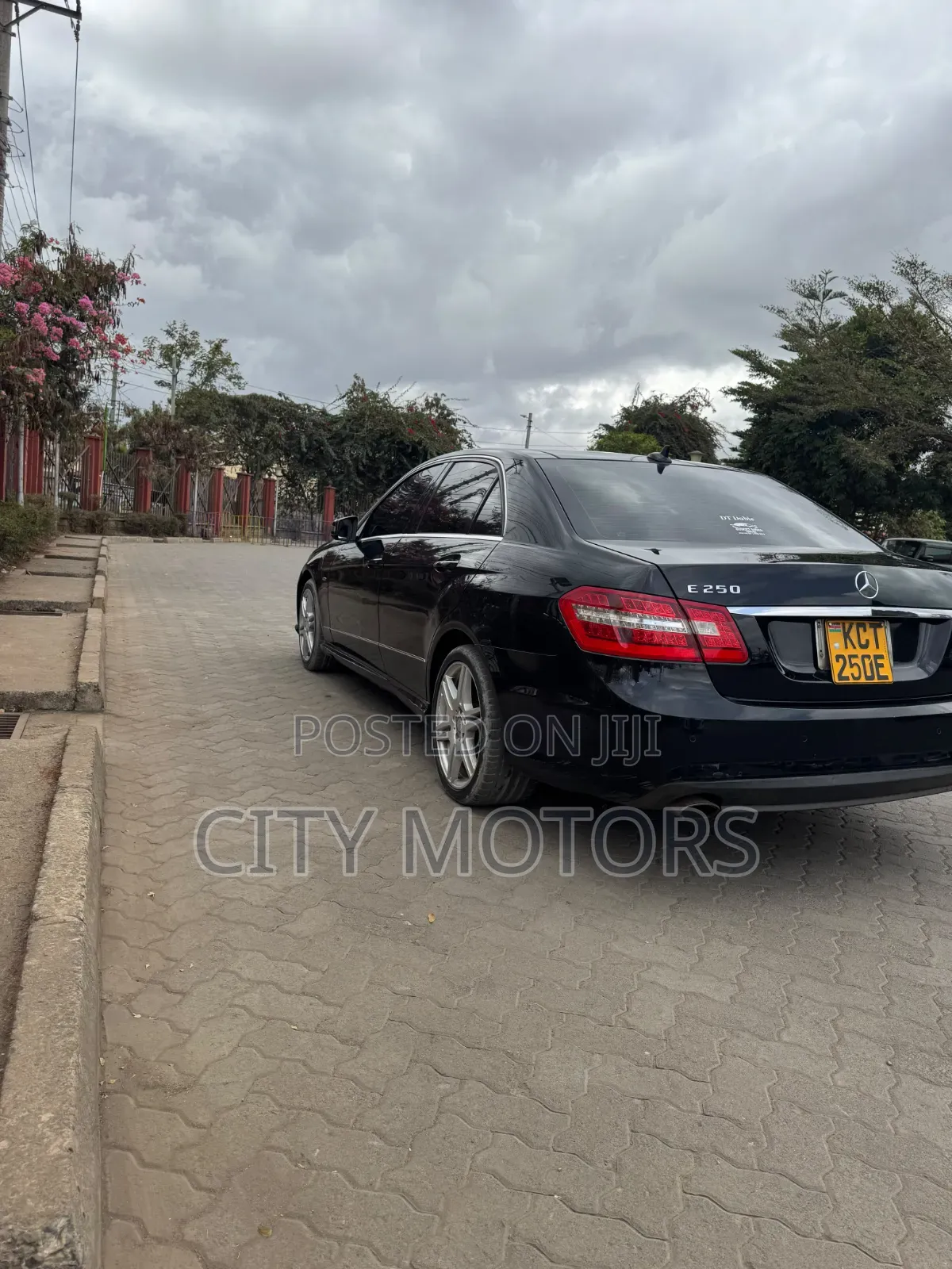 Mercedes-Benz E250 2012 Black