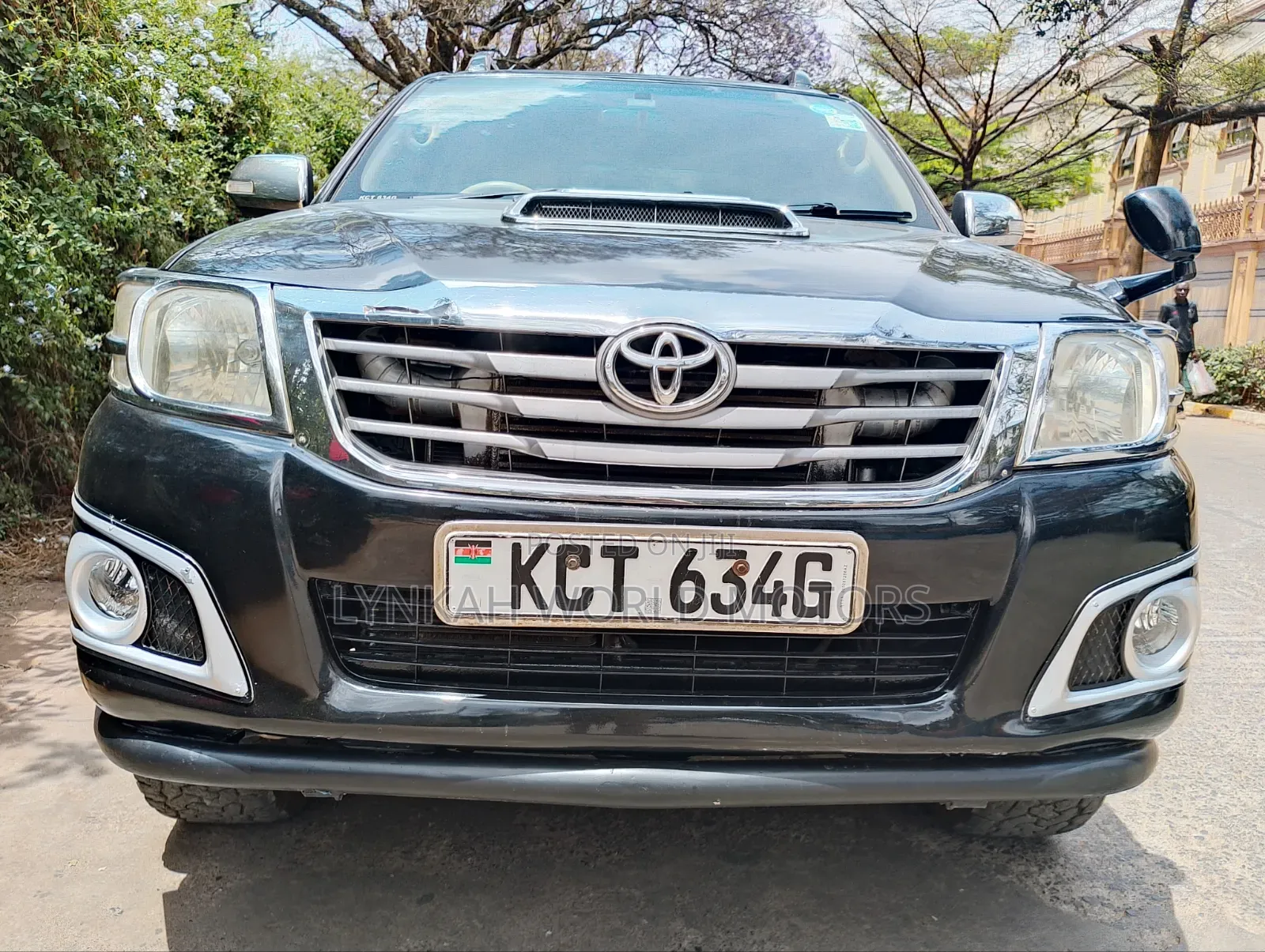 Toyota Hilux 2012 Gray
